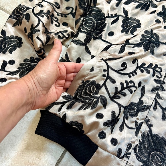 NWT Seek the Label Floral Embroidered Bomber Jacket - Picture 6 of 14